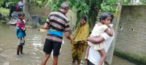 ବନ୍ୟା ପ୍ରଭାବିତ ମଲ୍ଲିକାପୁର ପଞ୍ଚାୟତରେ ଟିମ୍ ଗୌତମ ରାୟ ପକ୍ଷରୁ ସୁଖିଲା ଖାଦ୍ୟ ବଣ୍ଟନ