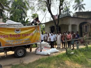 ବନ୍ୟା ପୀଡ଼ିତଙ୍କ ପାଇଁ ଗୋଖାଦ୍ୟ ଯୋଗାଇଲେ ଗୌତମ ରାୟ